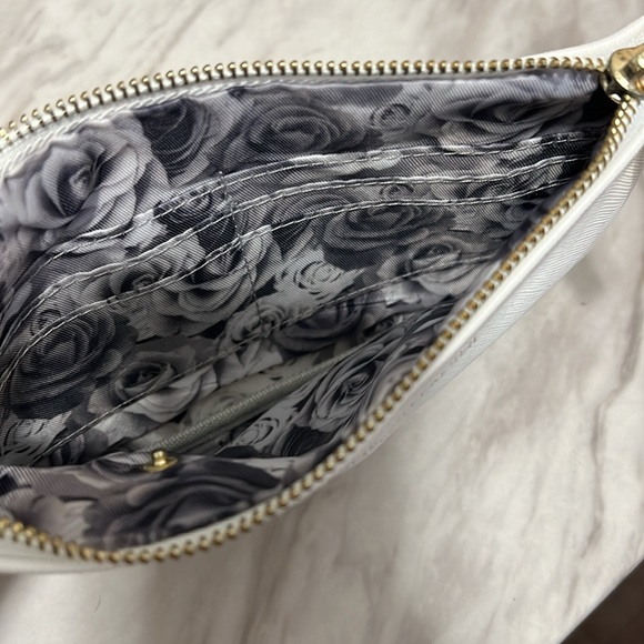 Adrienne Vittadini small clutch - Picture 4 of 6